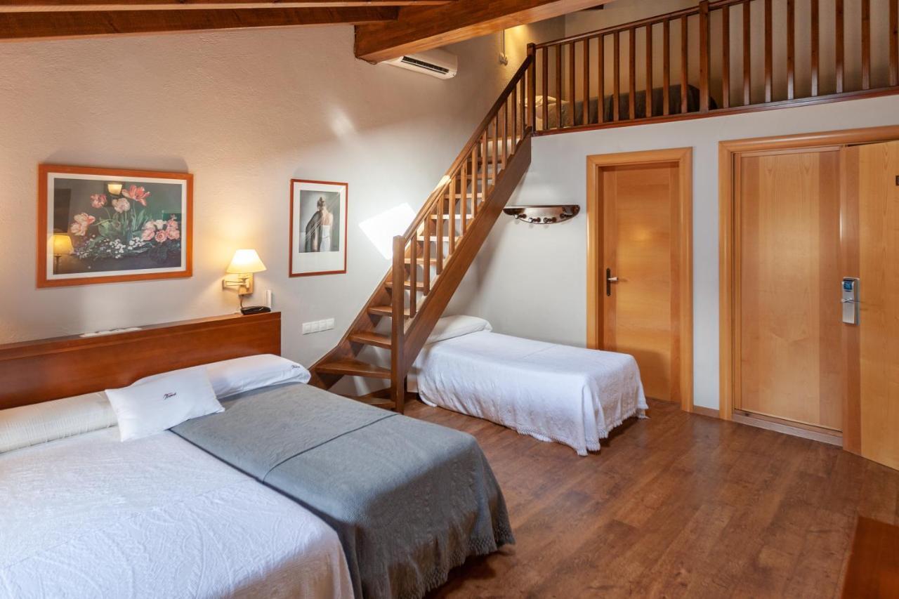 Hotel Fonda Merce Llívia Kültér fotó