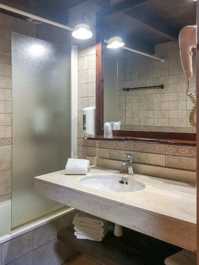 Hotel Fonda Merce Llívia Kültér fotó