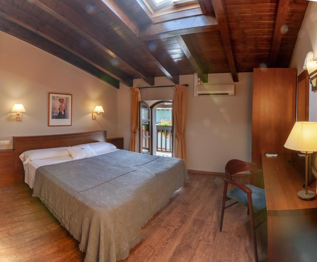 Hotel Fonda Merce Llívia Kültér fotó