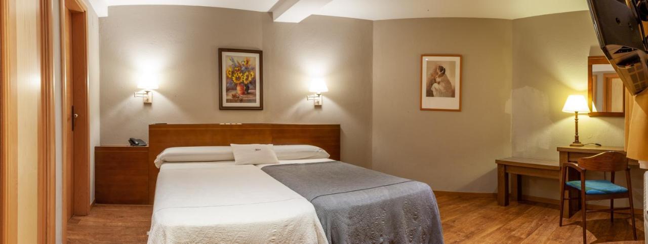 Hotel Fonda Merce Llívia Kültér fotó