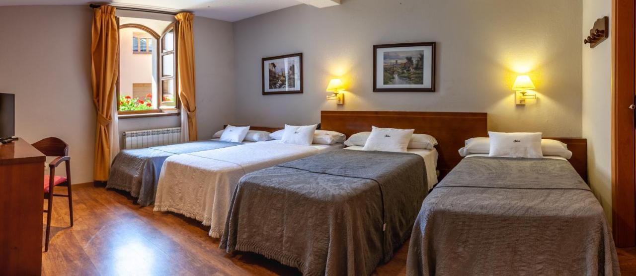 Hotel Fonda Merce Llívia Kültér fotó